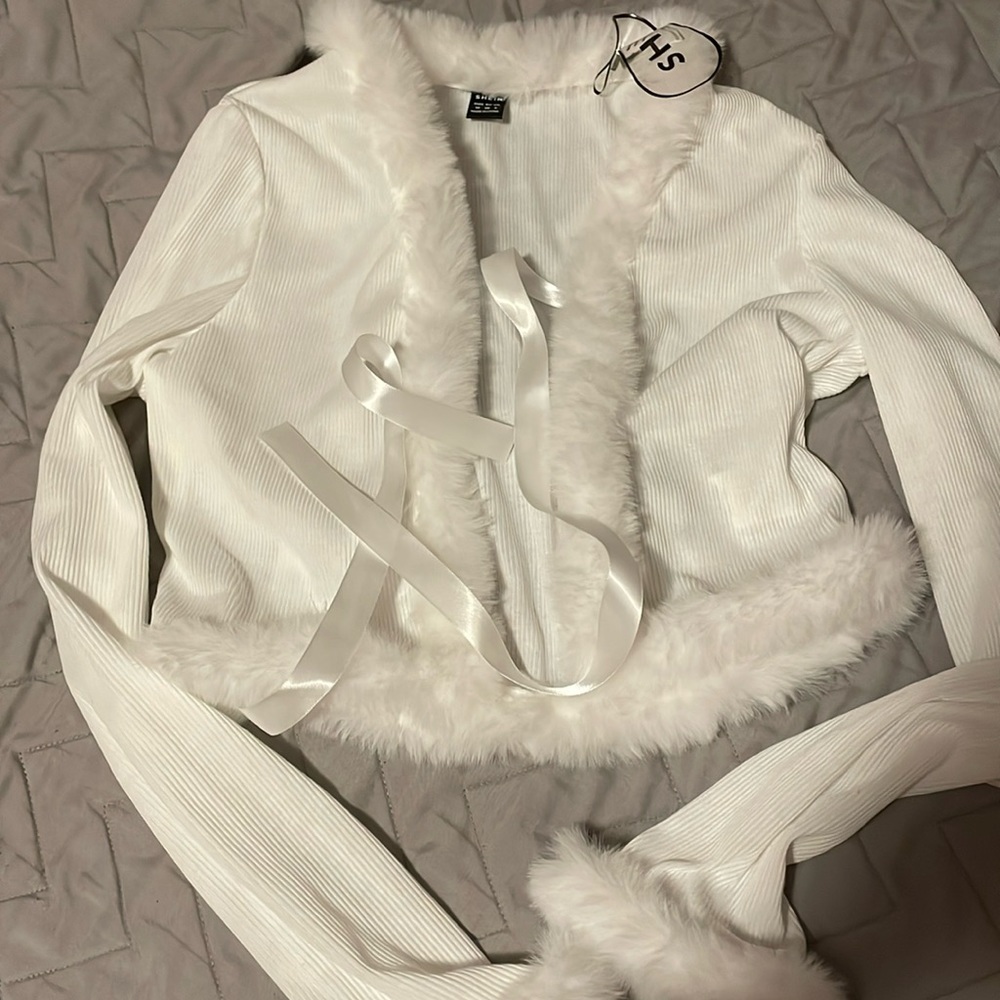 All white top